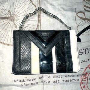 Victoria’s‎ Secret purse